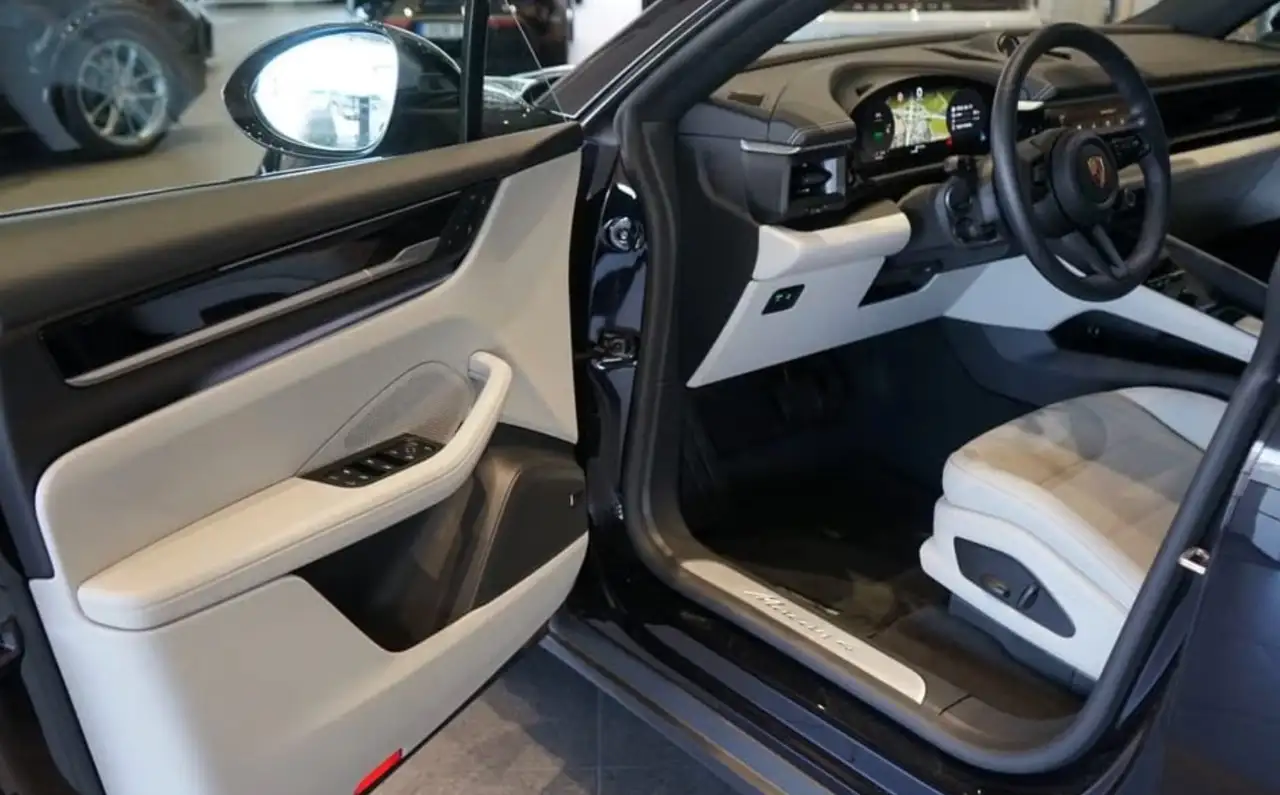 Porsche Macan 8
