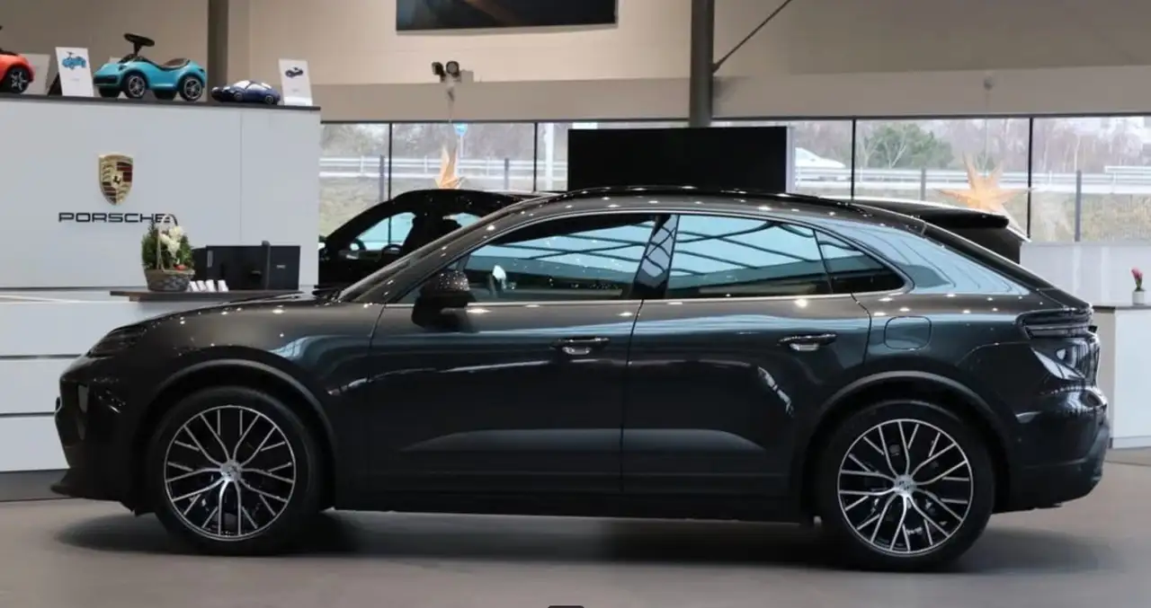 Porsche Macan 11