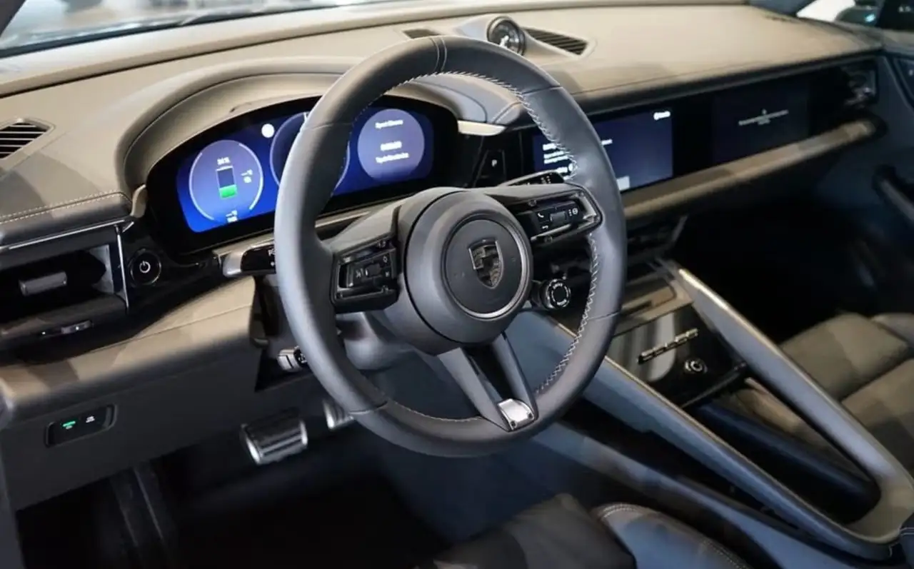 Porsche Macan 8