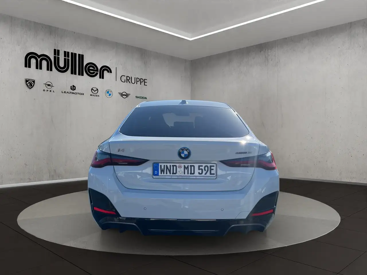 BMW i4 5