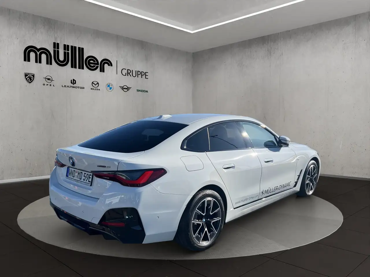 BMW i4 6