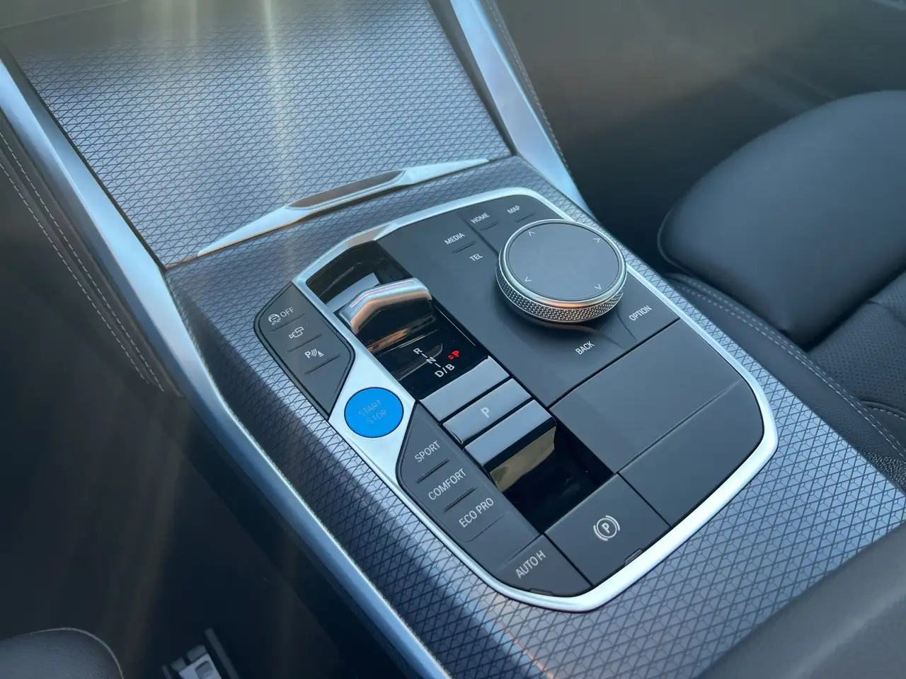 BMW i4 13