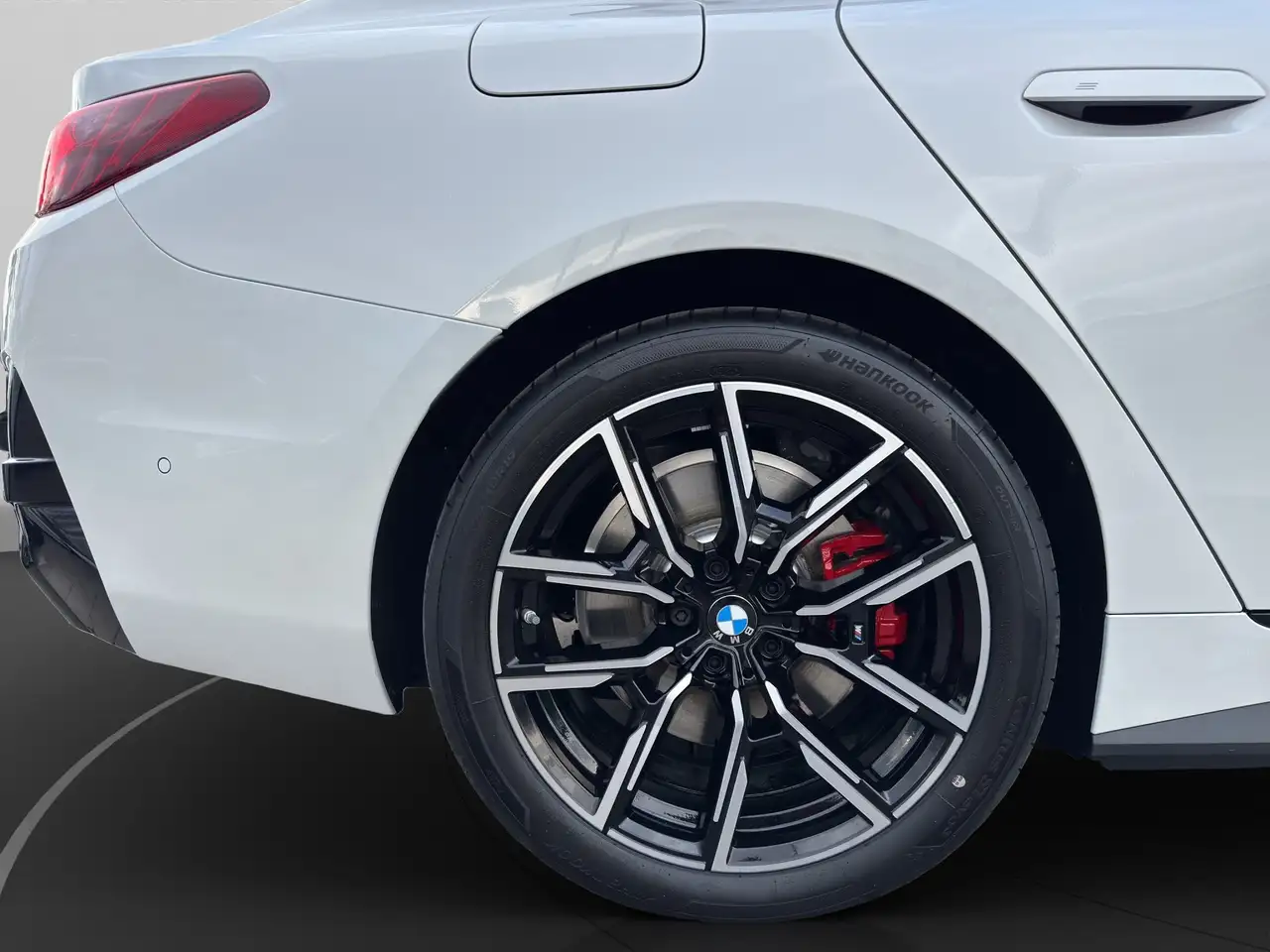 BMW i4 11