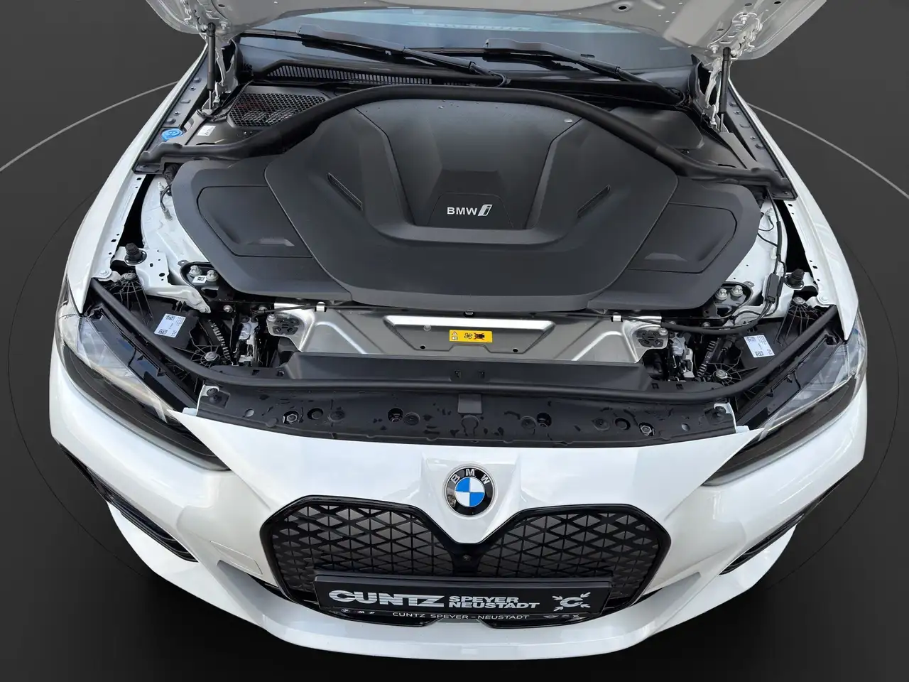 BMW i4 13