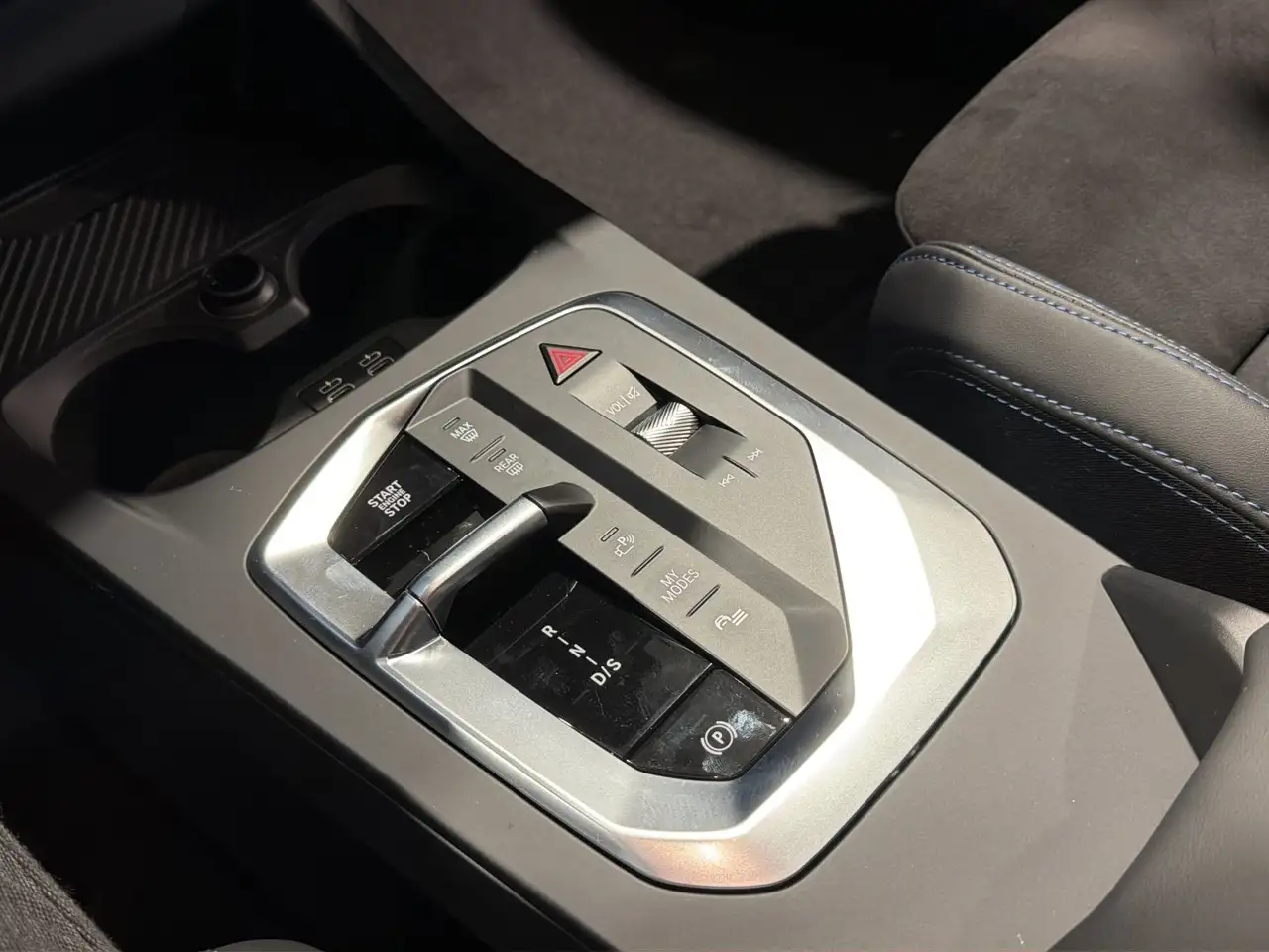 BMW 223 13
