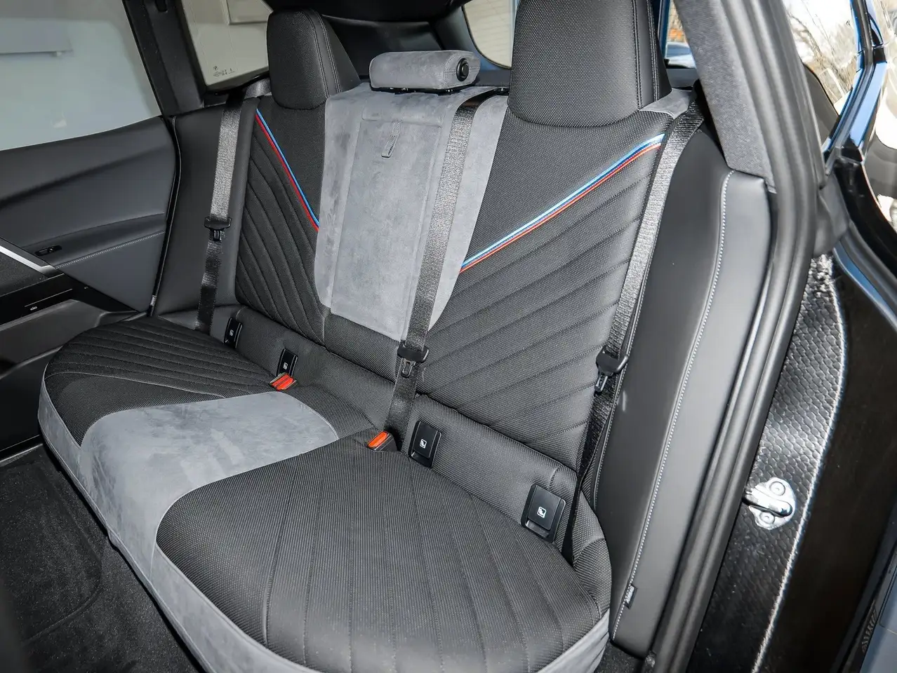 BMW iX 9
