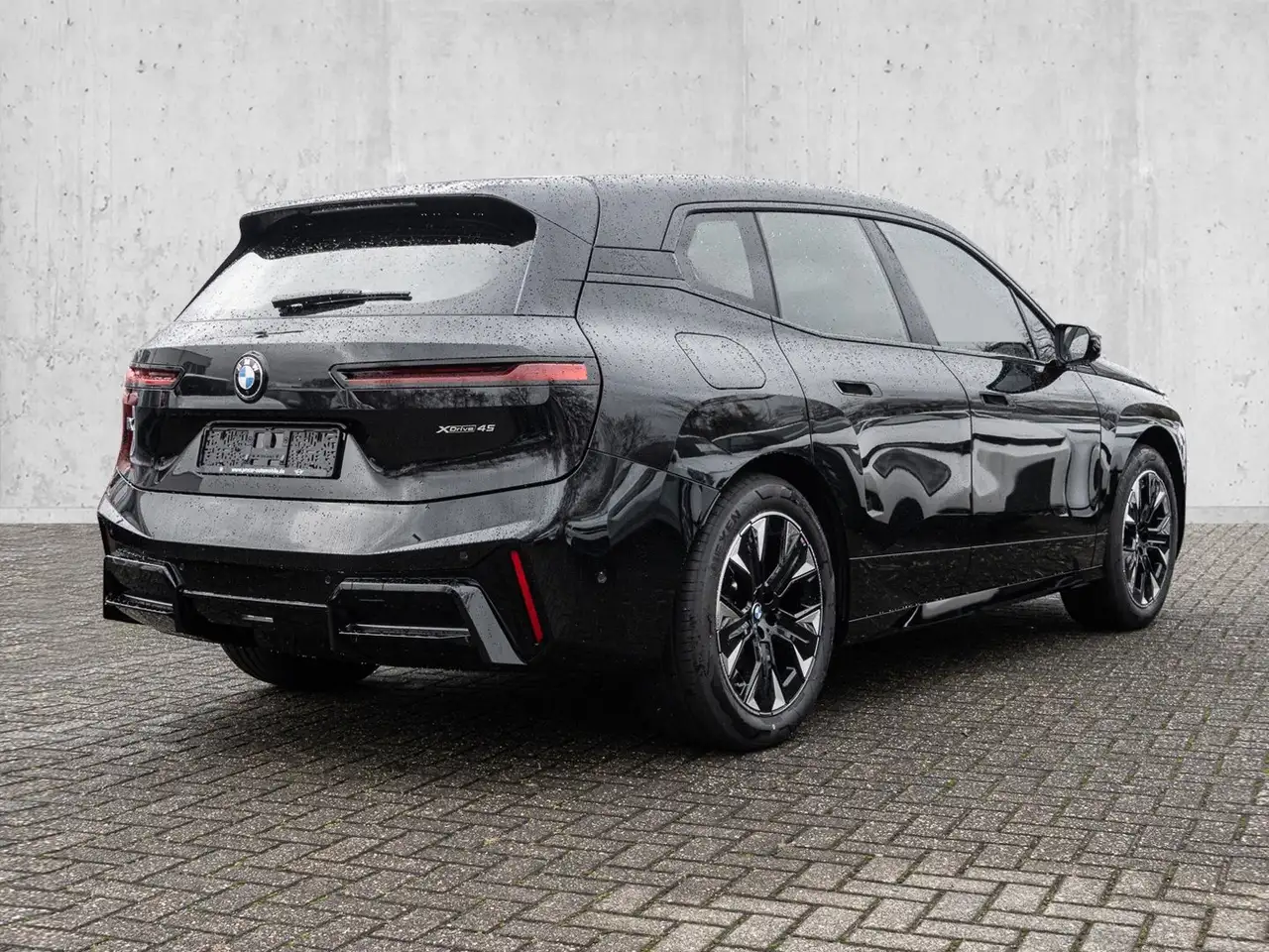 BMW iX 2