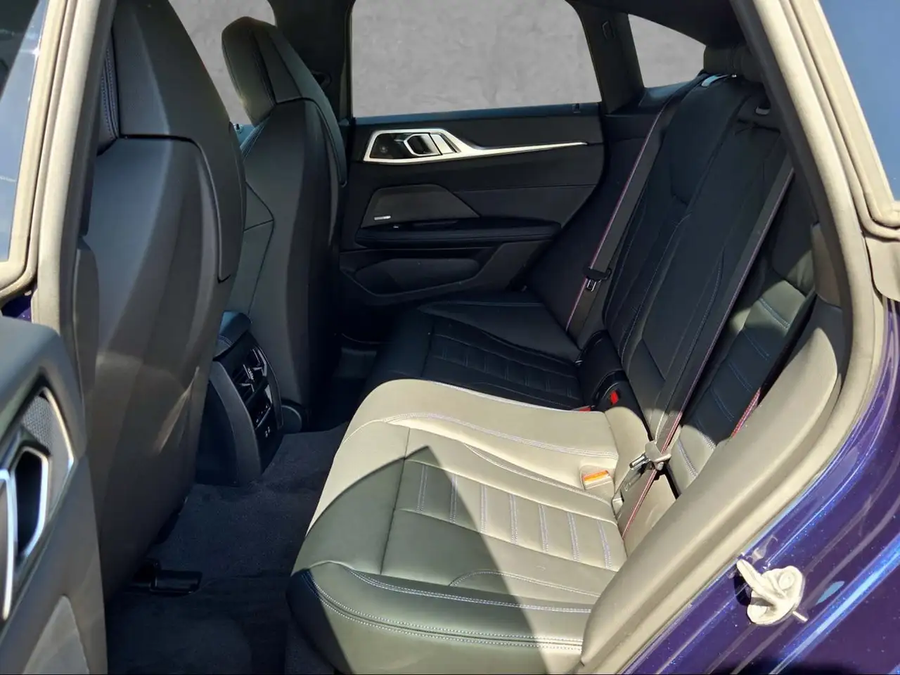 BMW i4 11