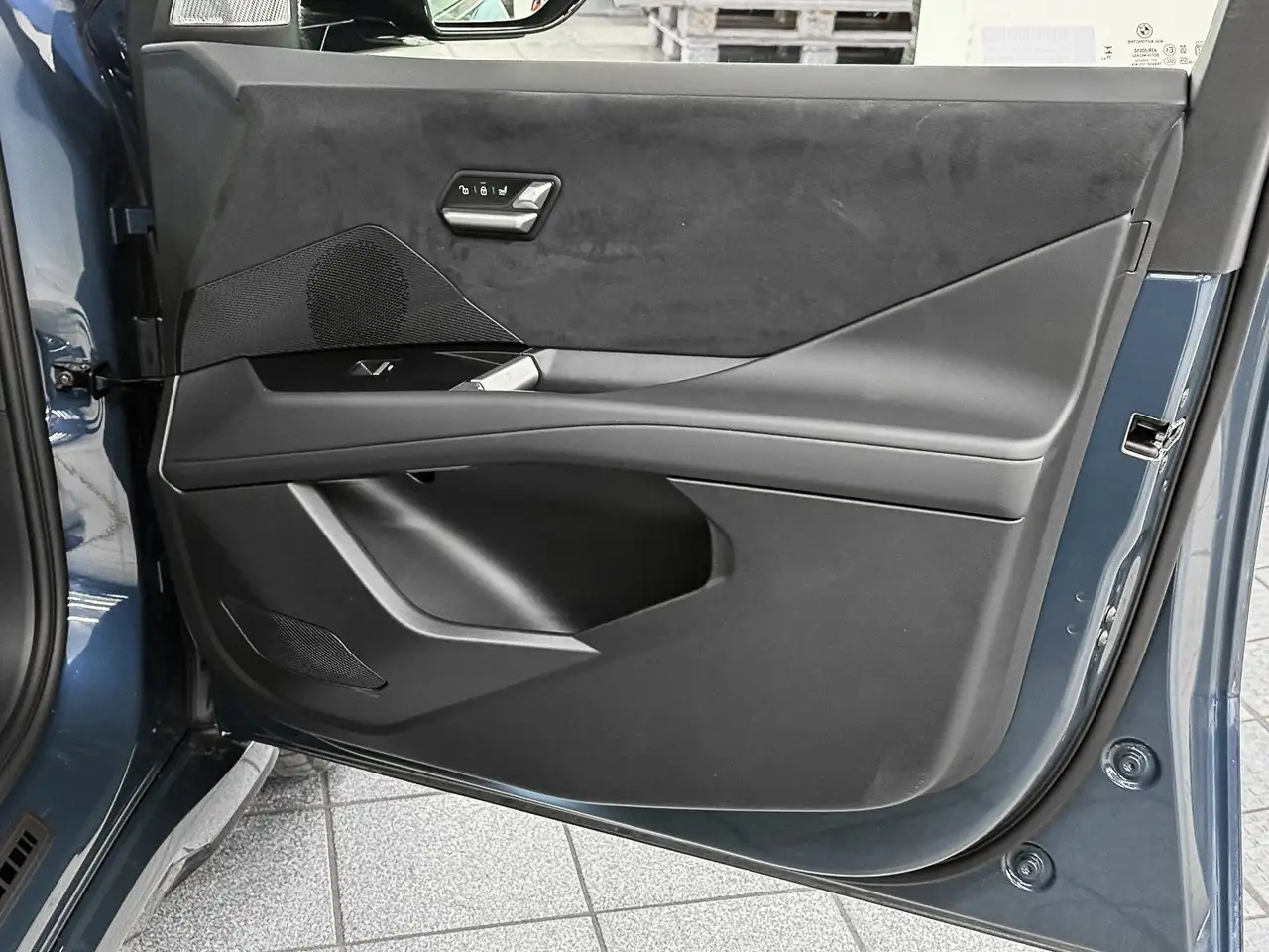 BMW iX3 50 16
