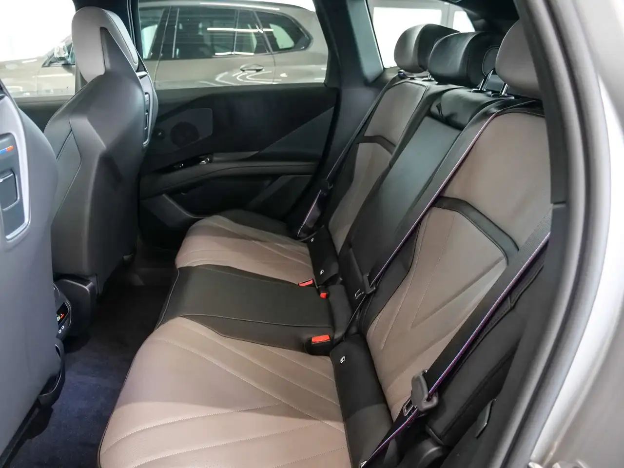 BMW iX3 50 10