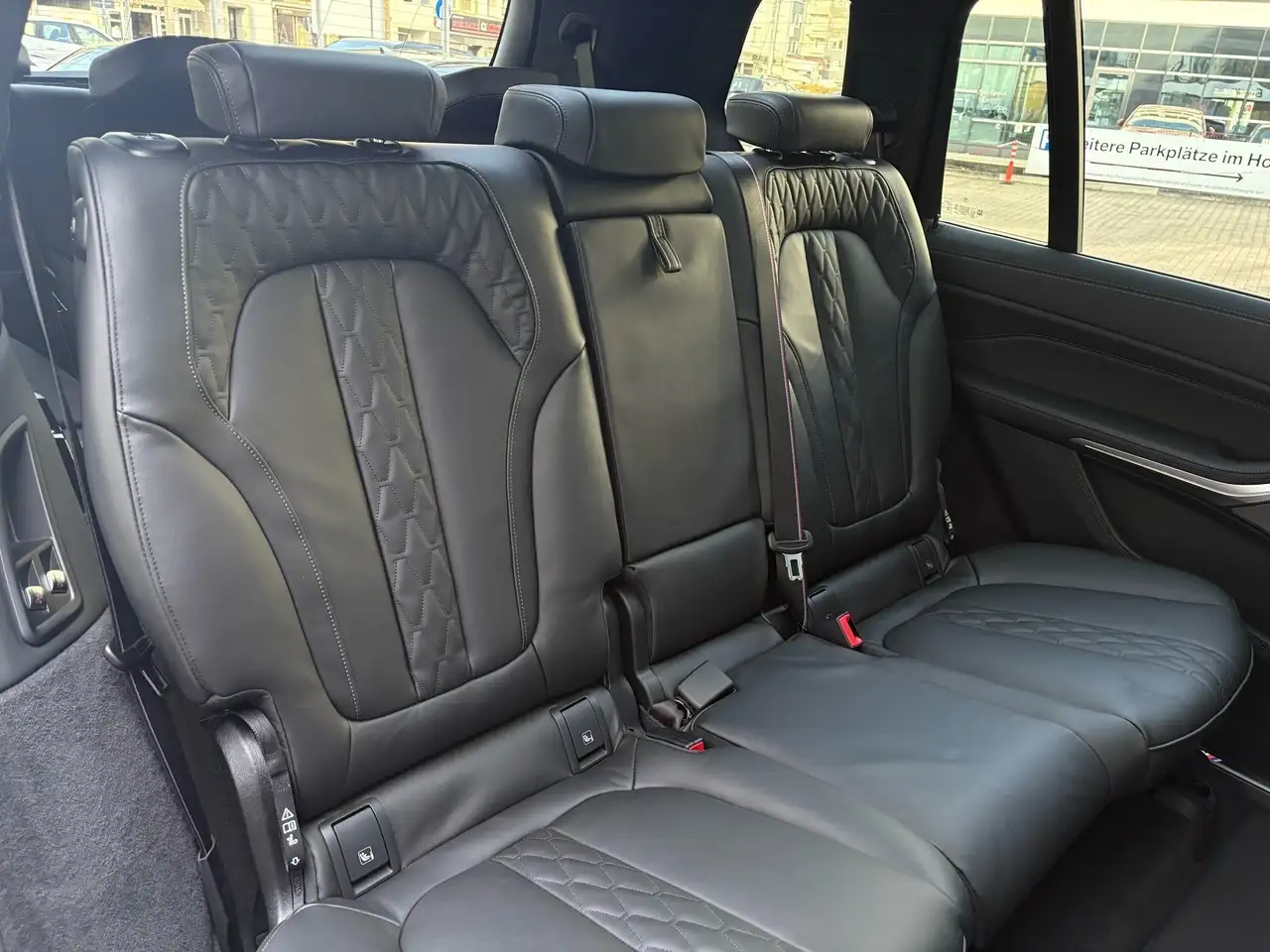 BMW X7 12
