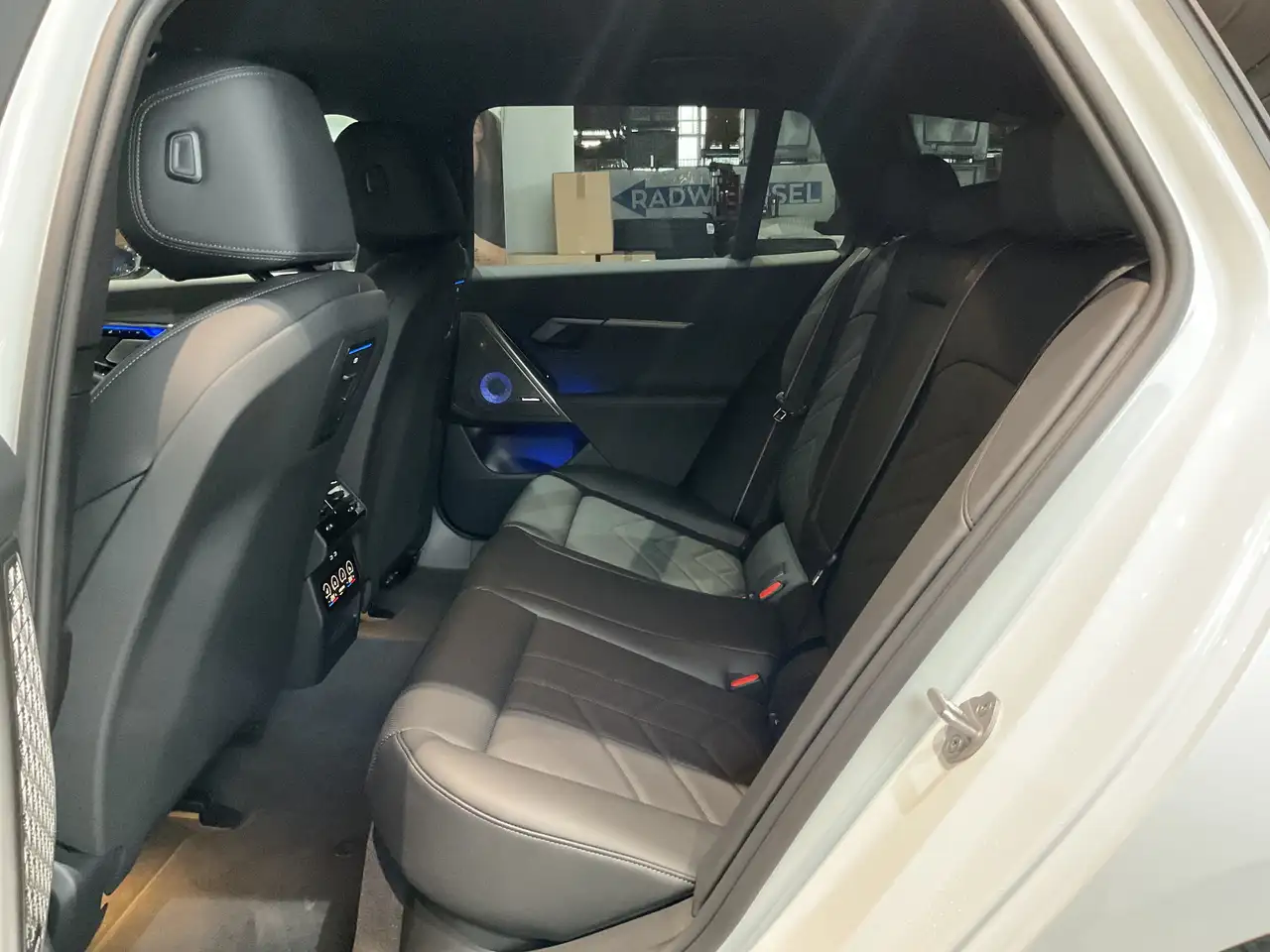 BMW i5 9