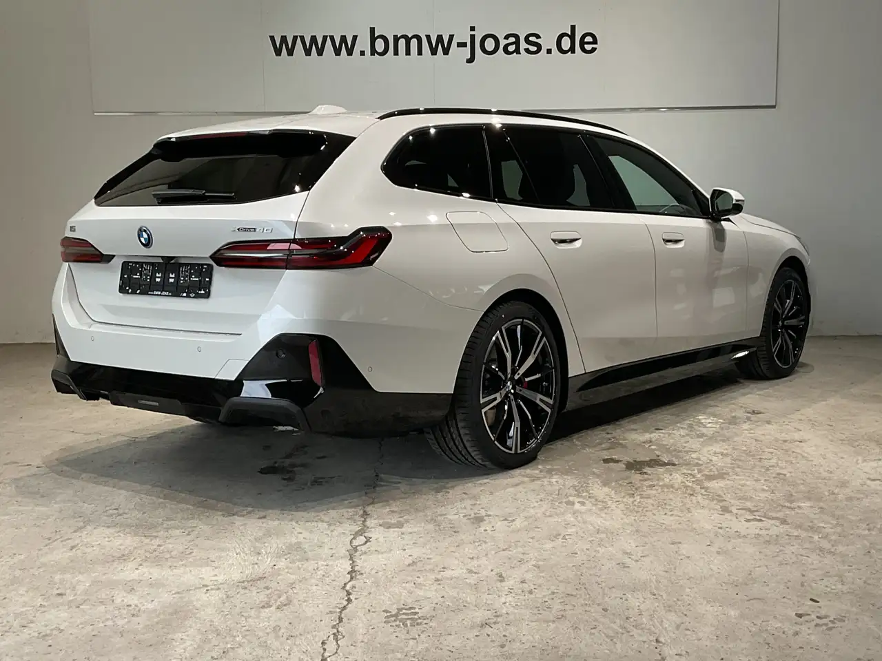 BMW i5 13