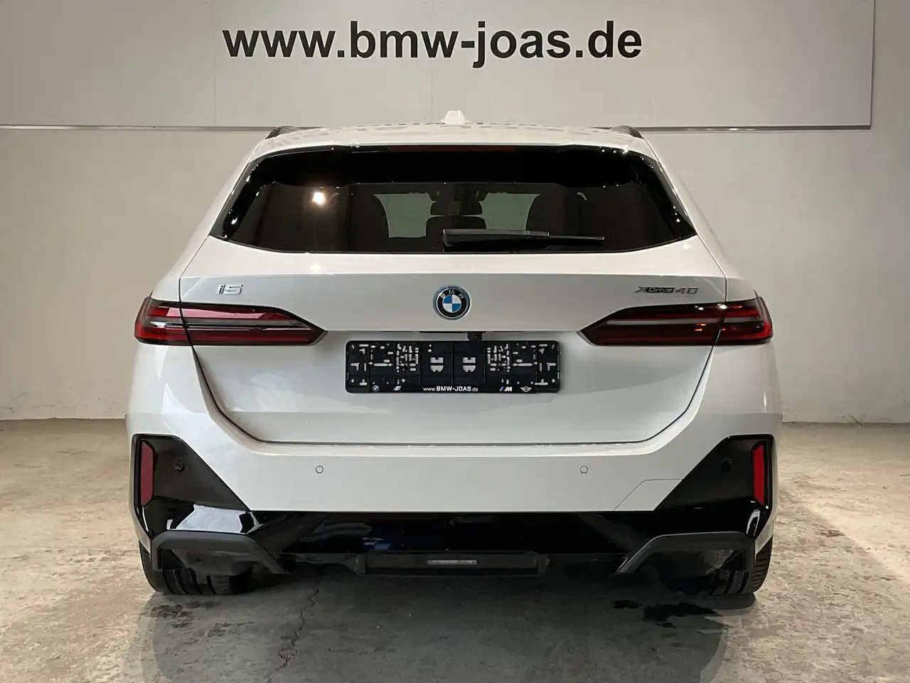 BMW i5 14