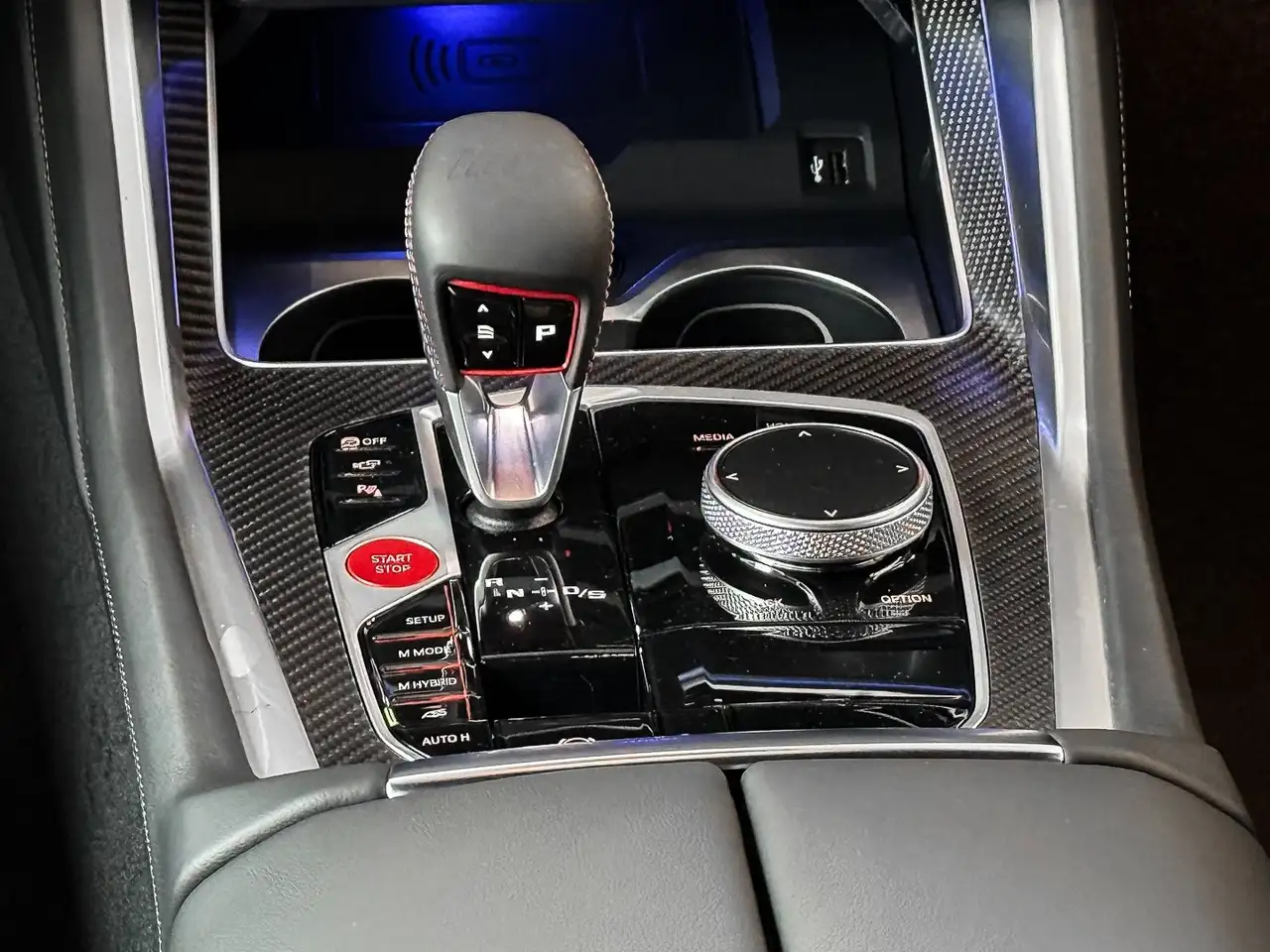 BMW XM 11