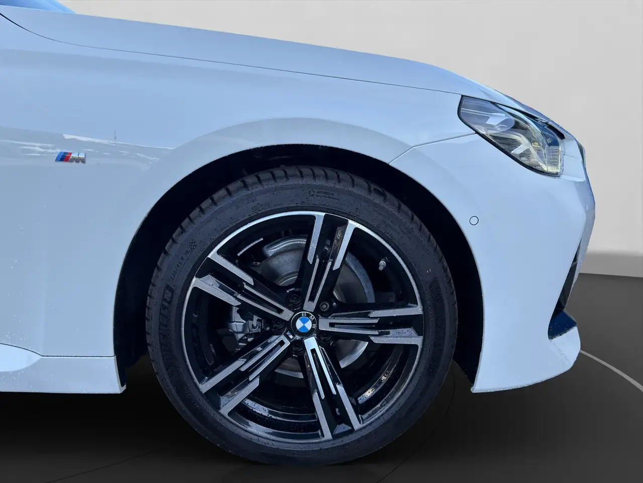 BMW 218 i 11