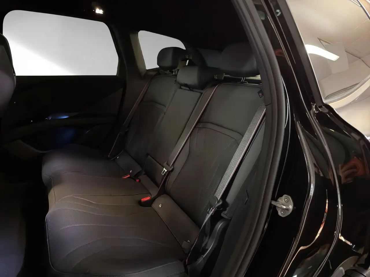 BMW iX3 50 11