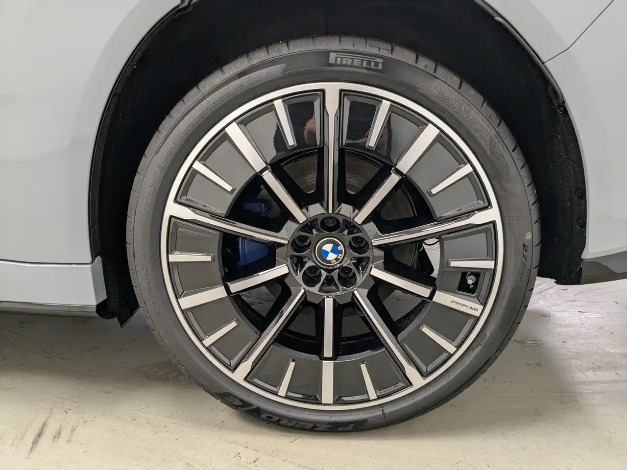BMW iX3 50 9
