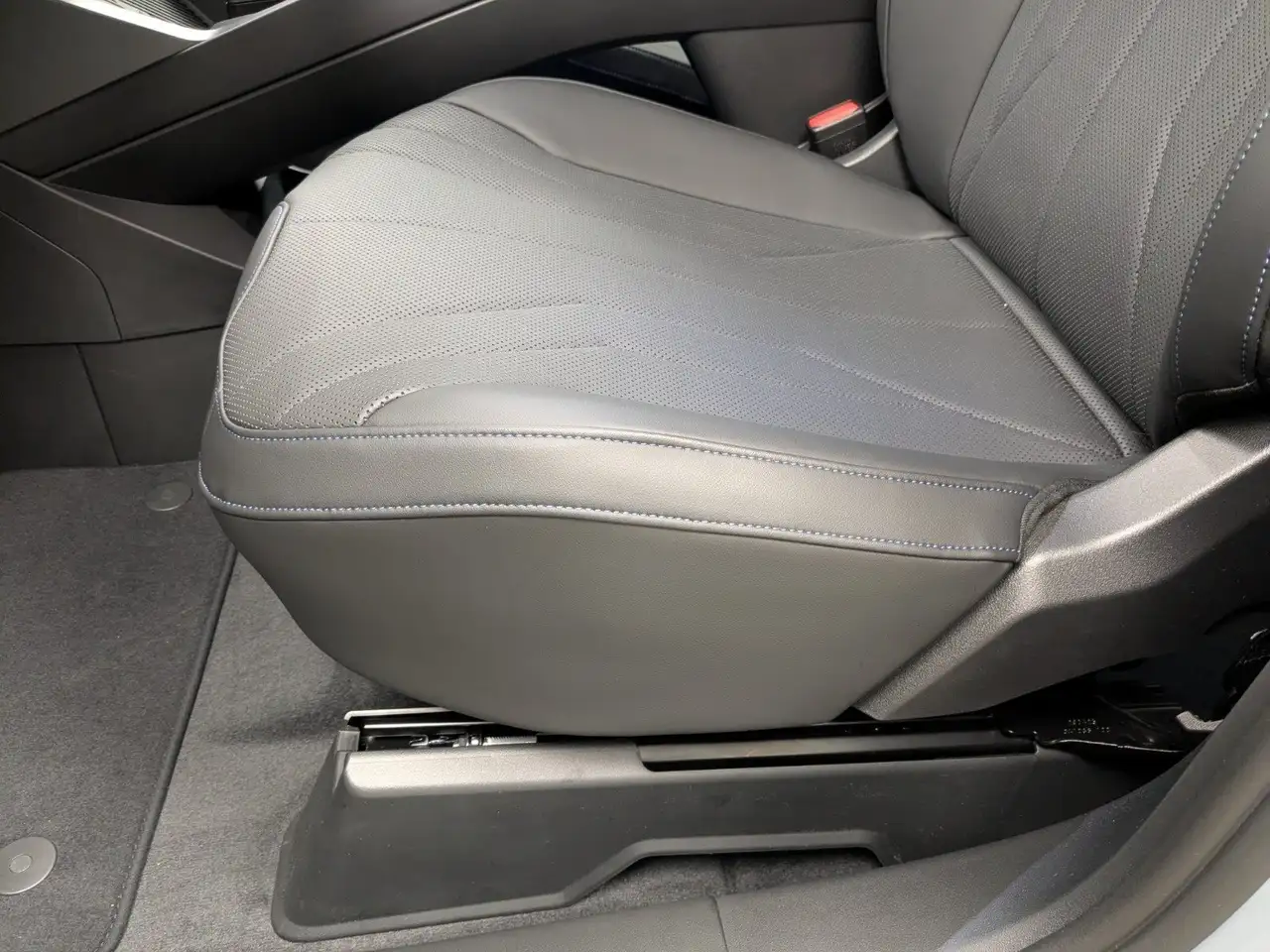 BMW iX3 50 12