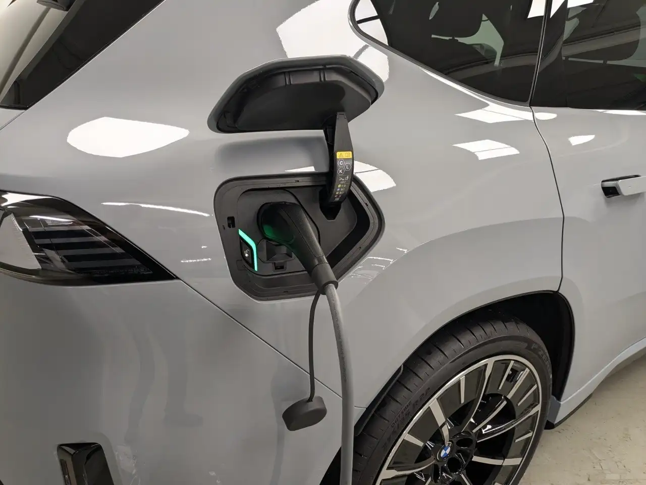 BMW iX3 50 18