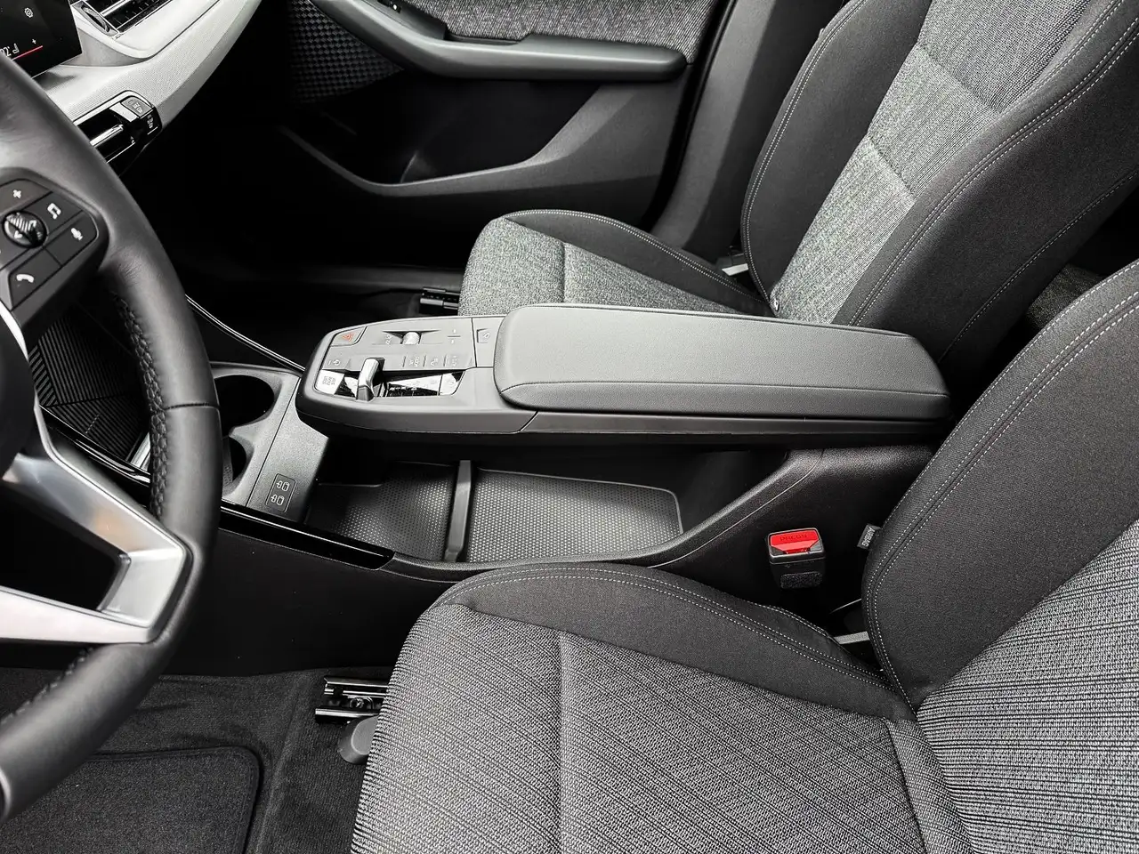 BMW 218 i 13