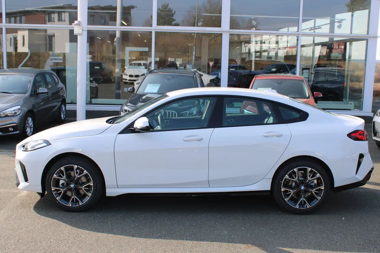 BMW 216 4