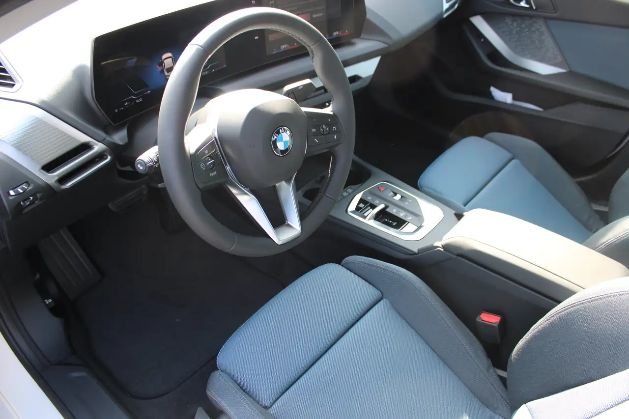 BMW 216 8