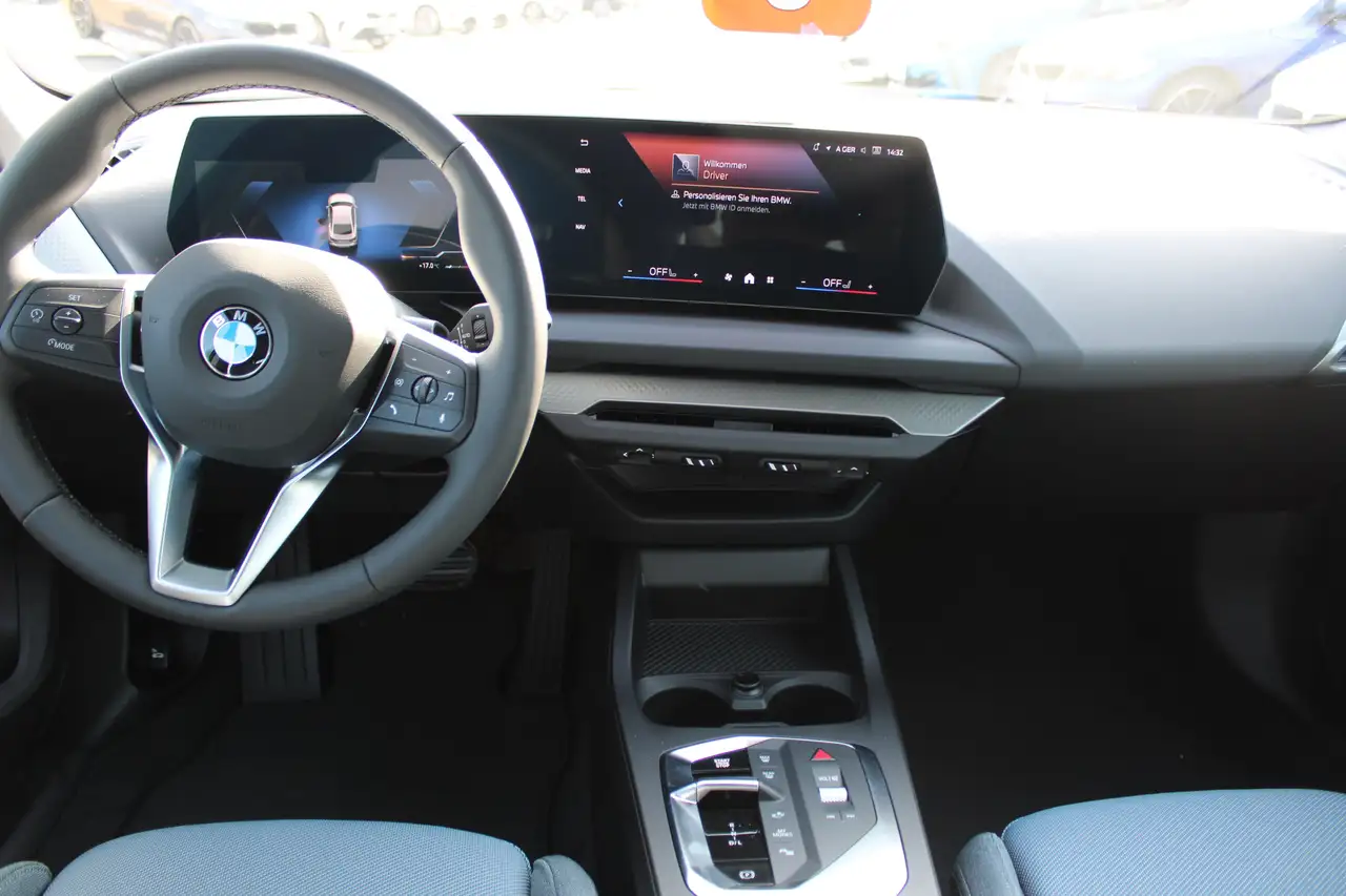 BMW 216 11