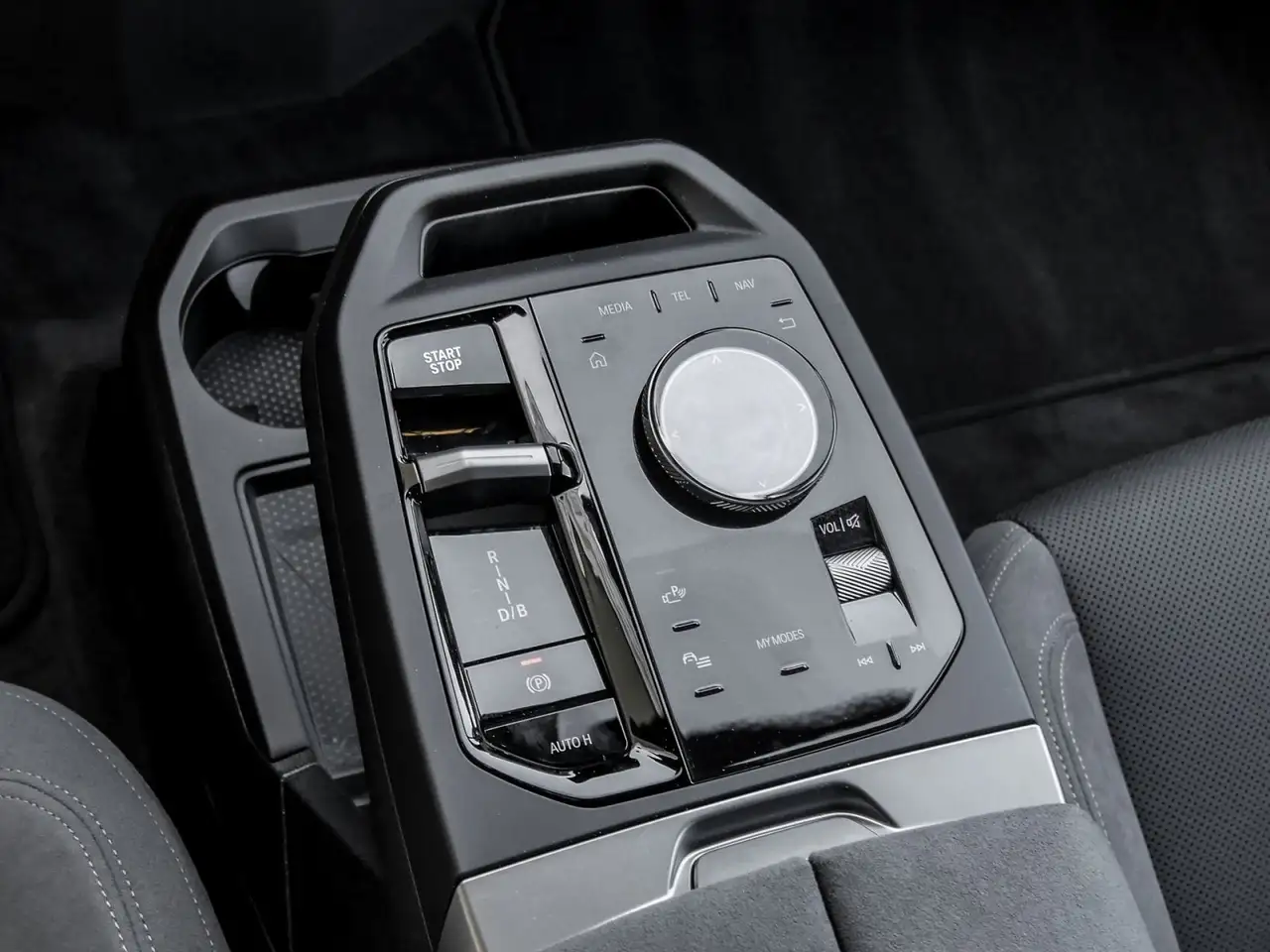 BMW iX 9