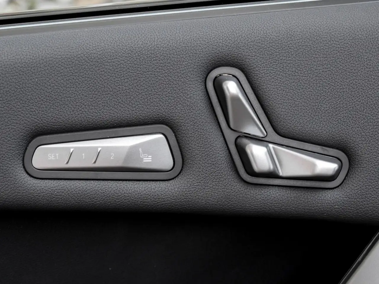 BMW iX 11