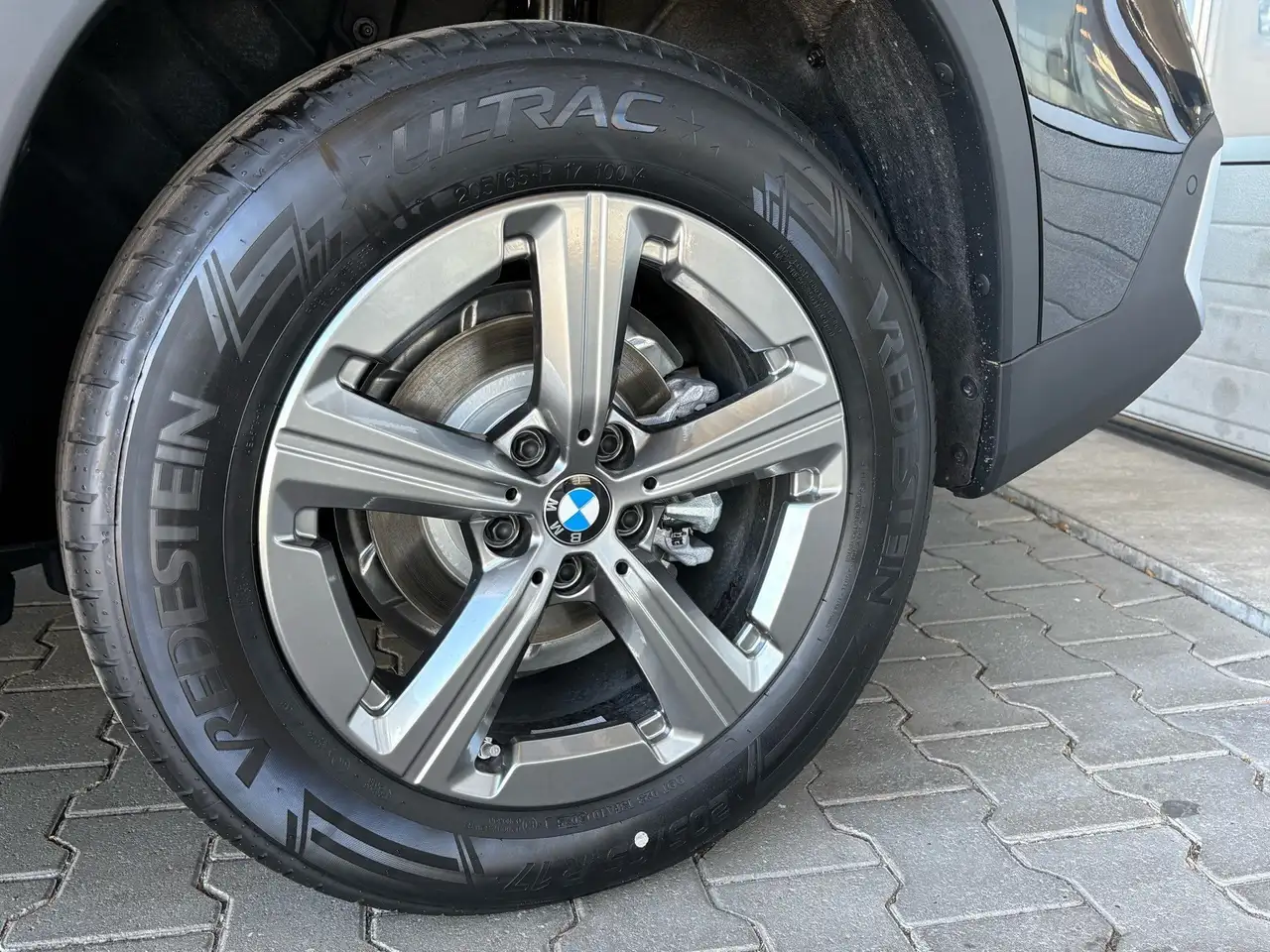 BMW X1 8