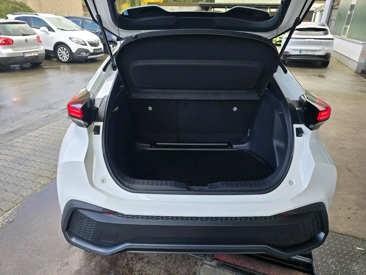 Toyota C-HR 9