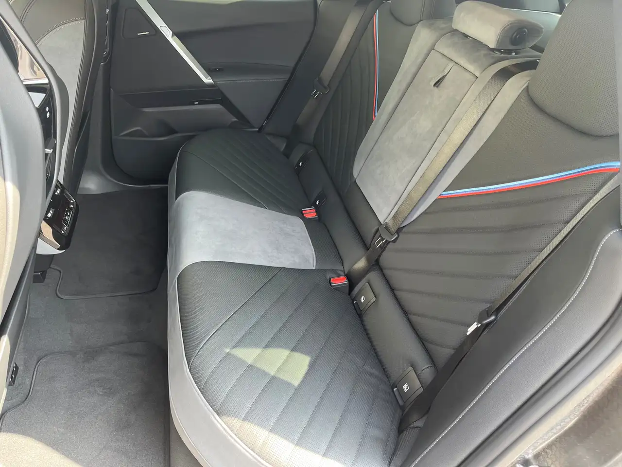 BMW iX 14