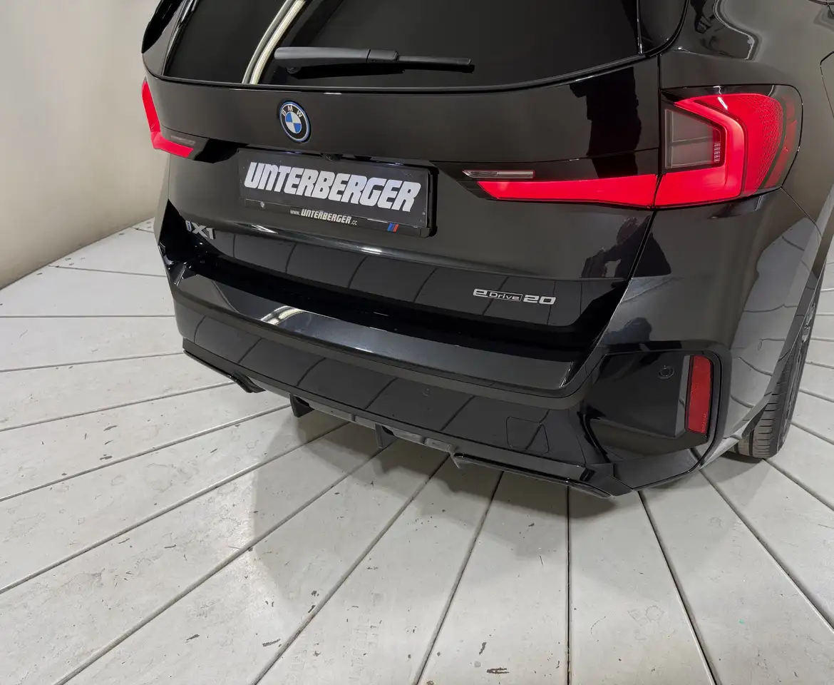 BMW iX1 7