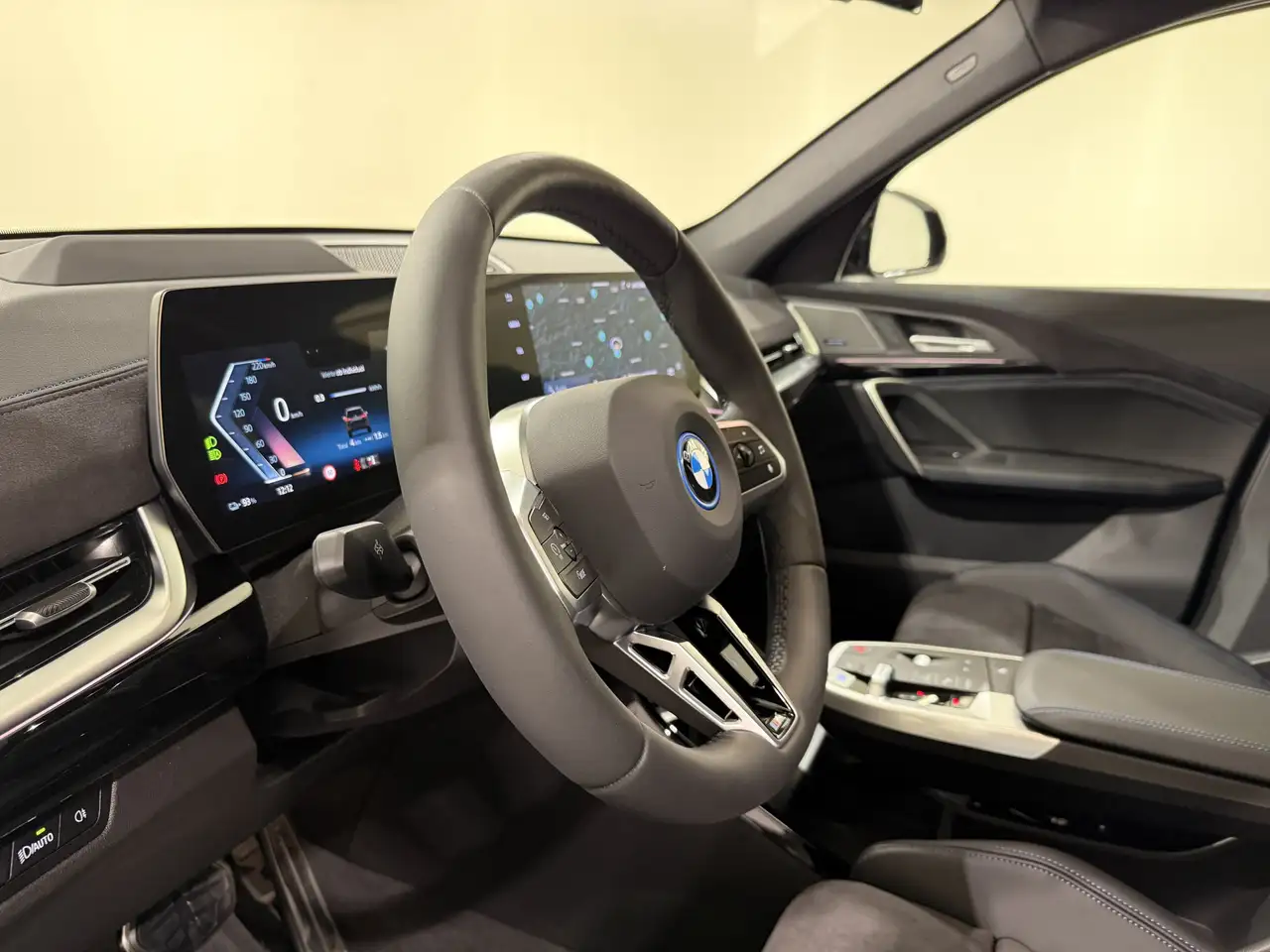 BMW iX1 15