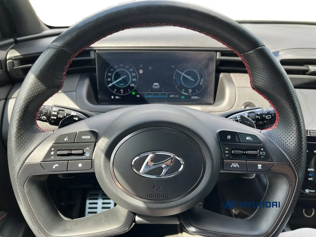 Hyundai TUCSON 12
