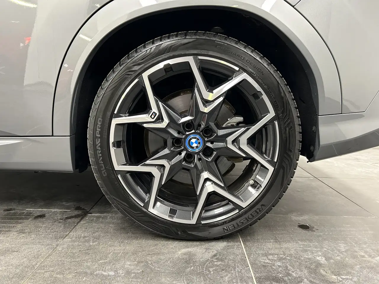 BMW iX2 5
