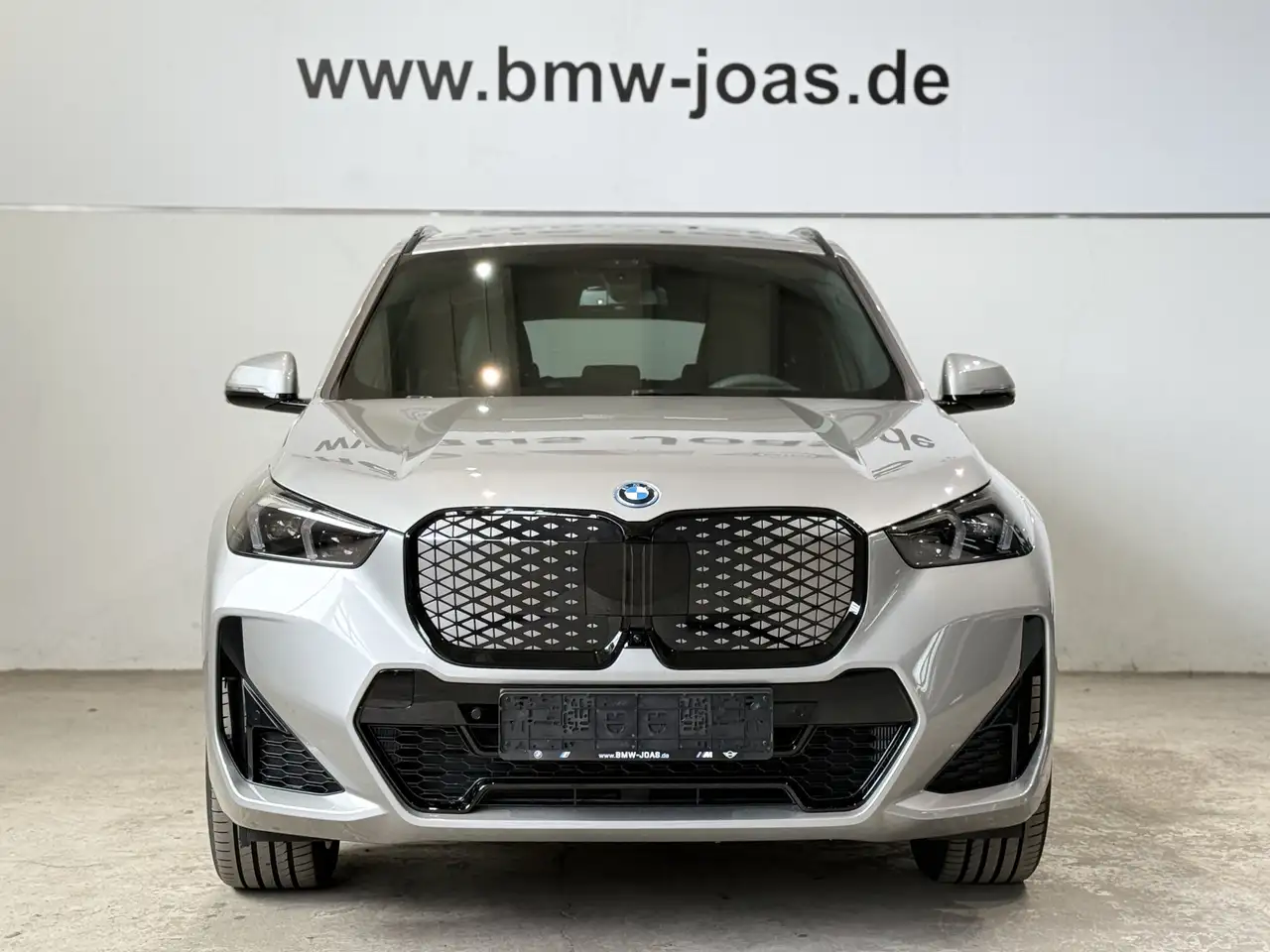 BMW iX1 2