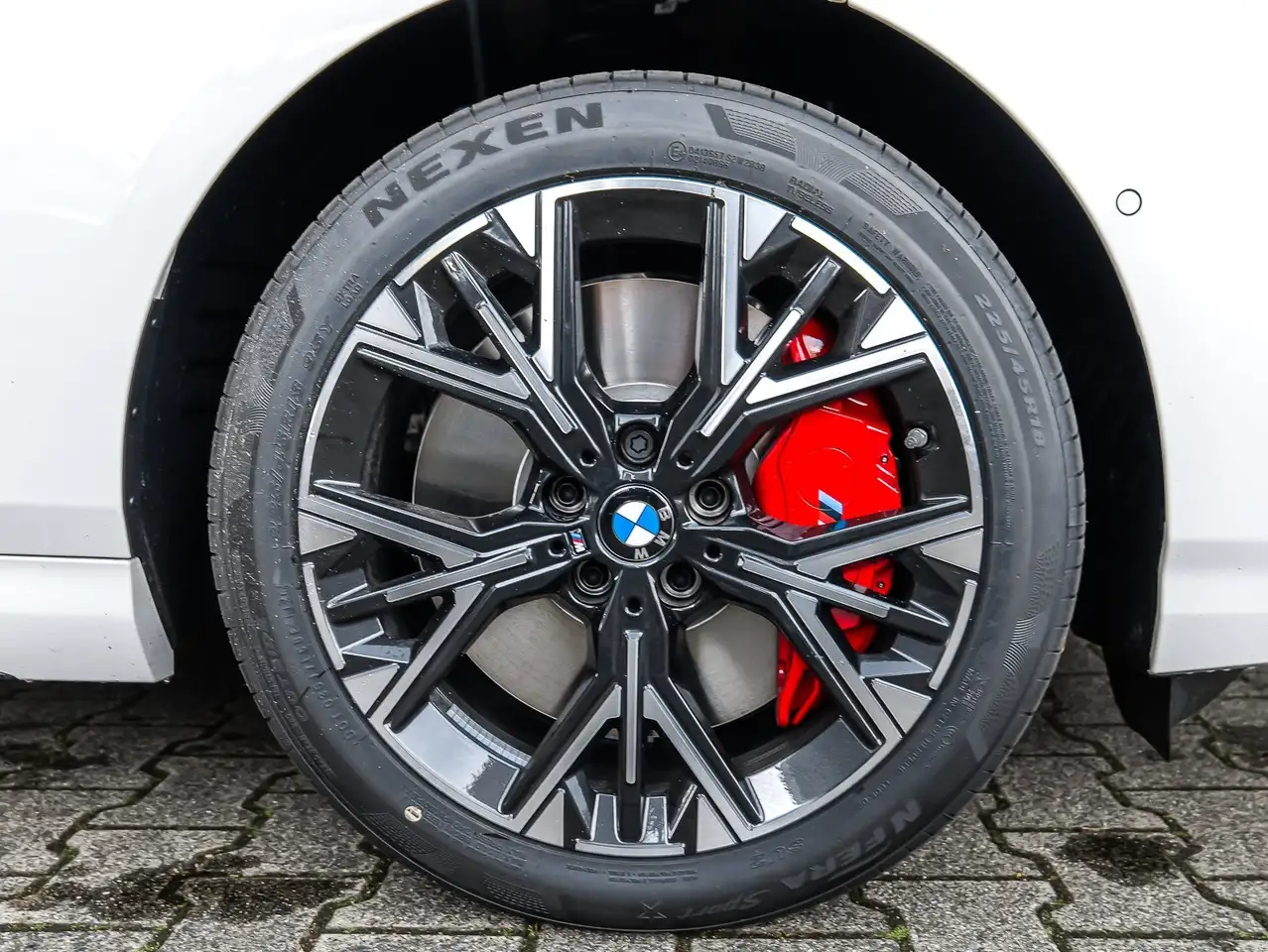 BMW 216 4
