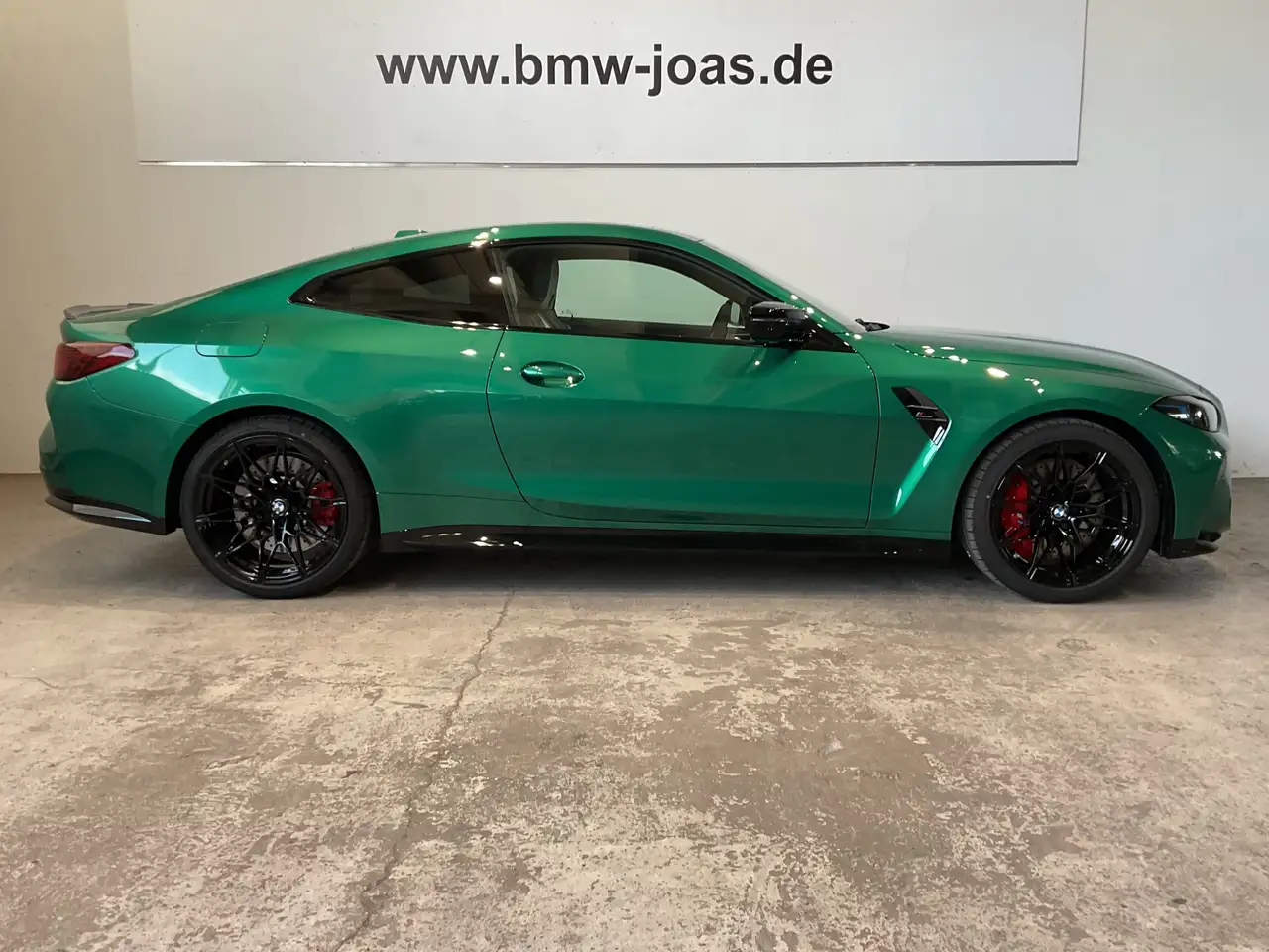 BMW M4 9