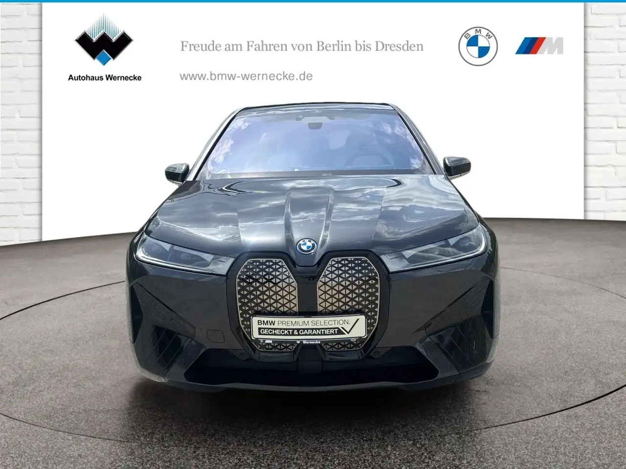 BMW iX 8