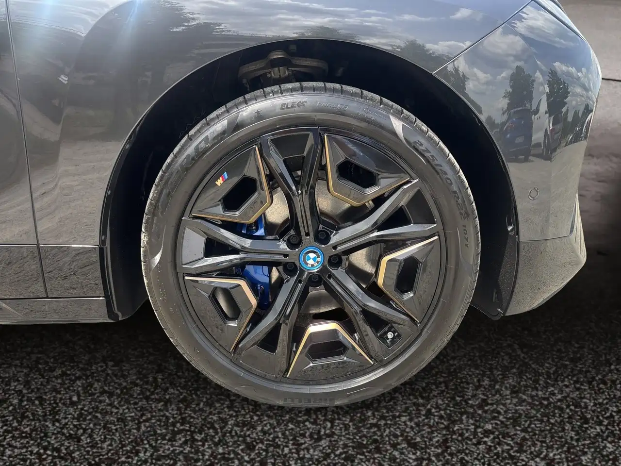 BMW iX 9