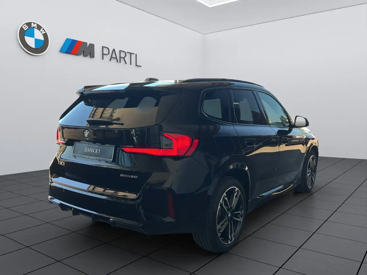 BMW iX1 4
