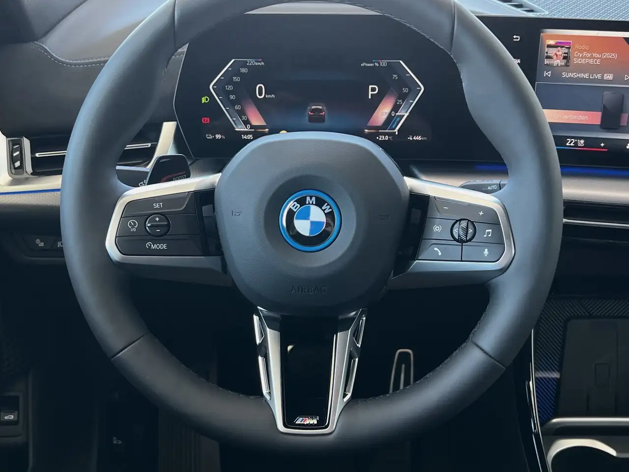 BMW iX1 12