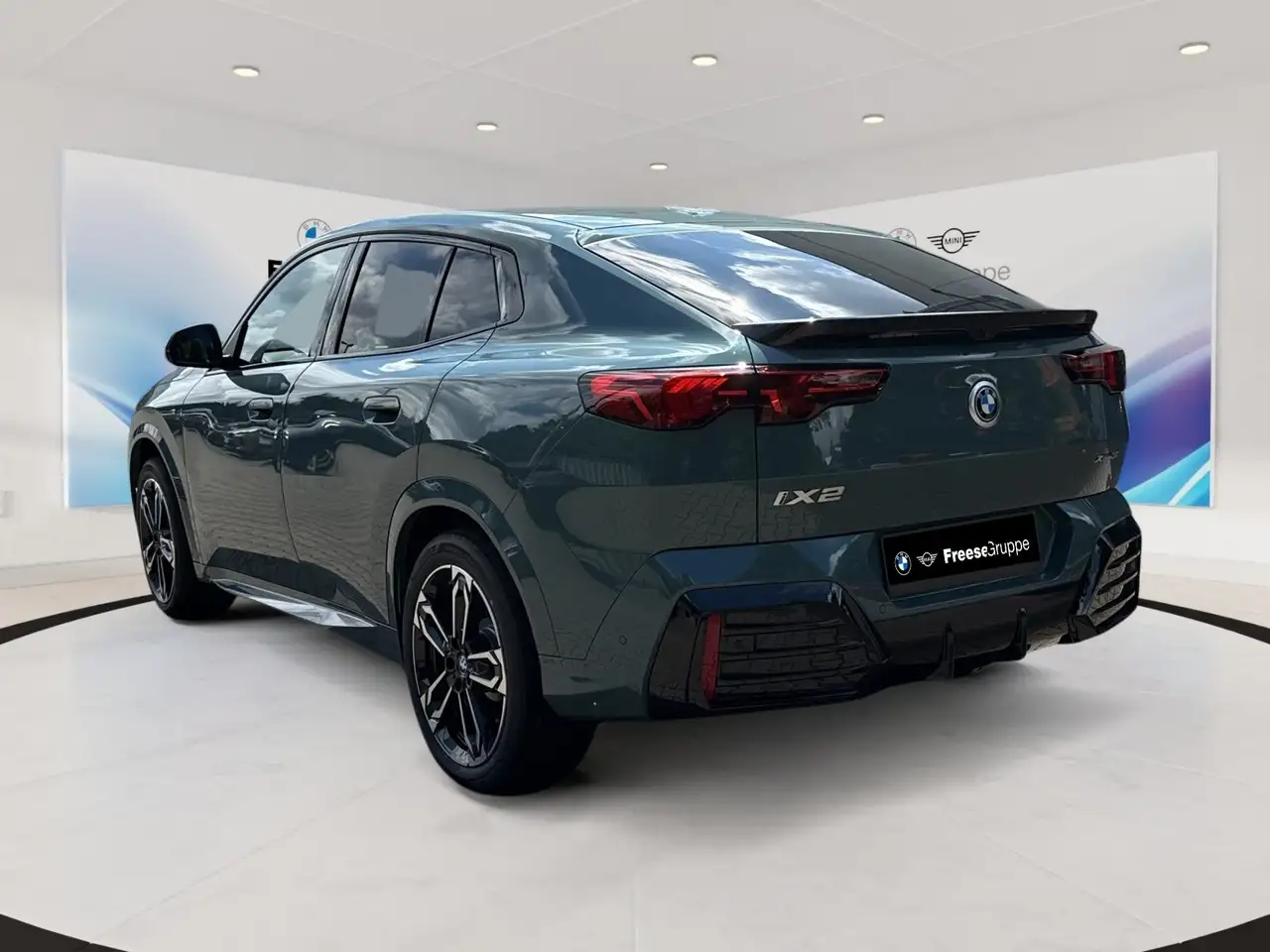 BMW iX2 4