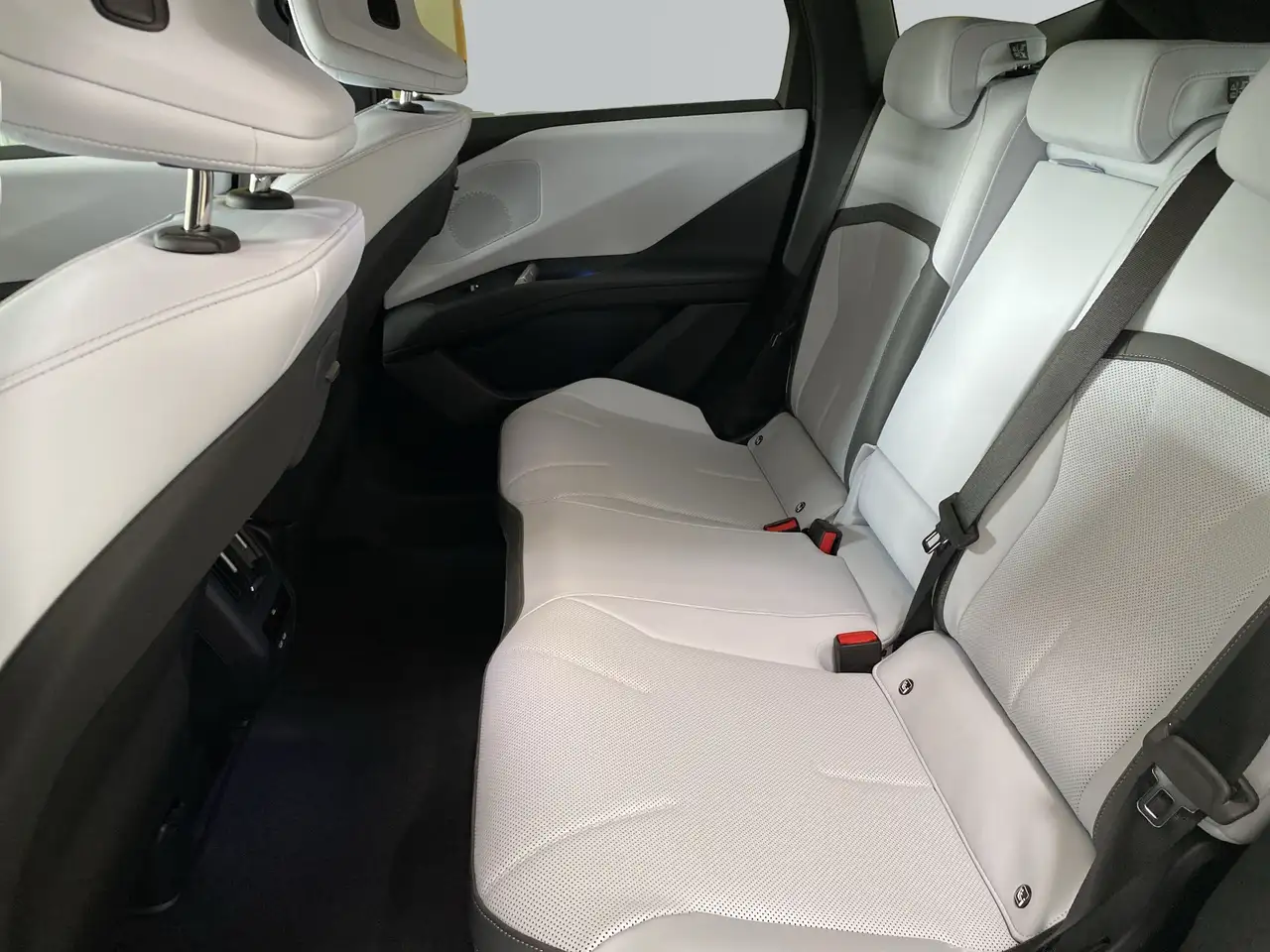 BMW iX3 50 9