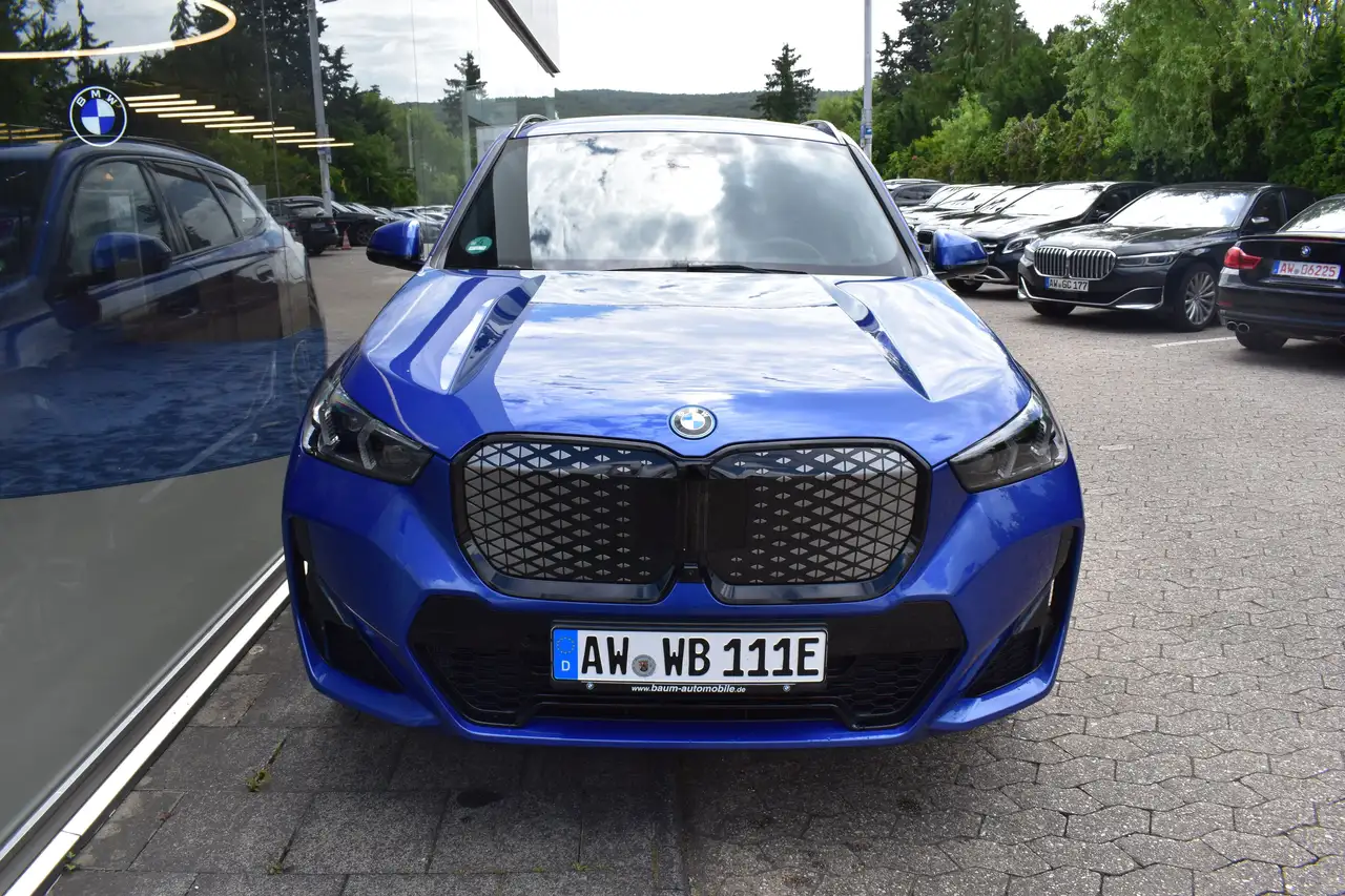BMW iX1 2