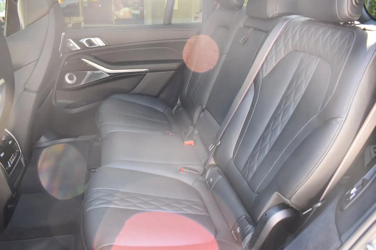 BMW X7 10