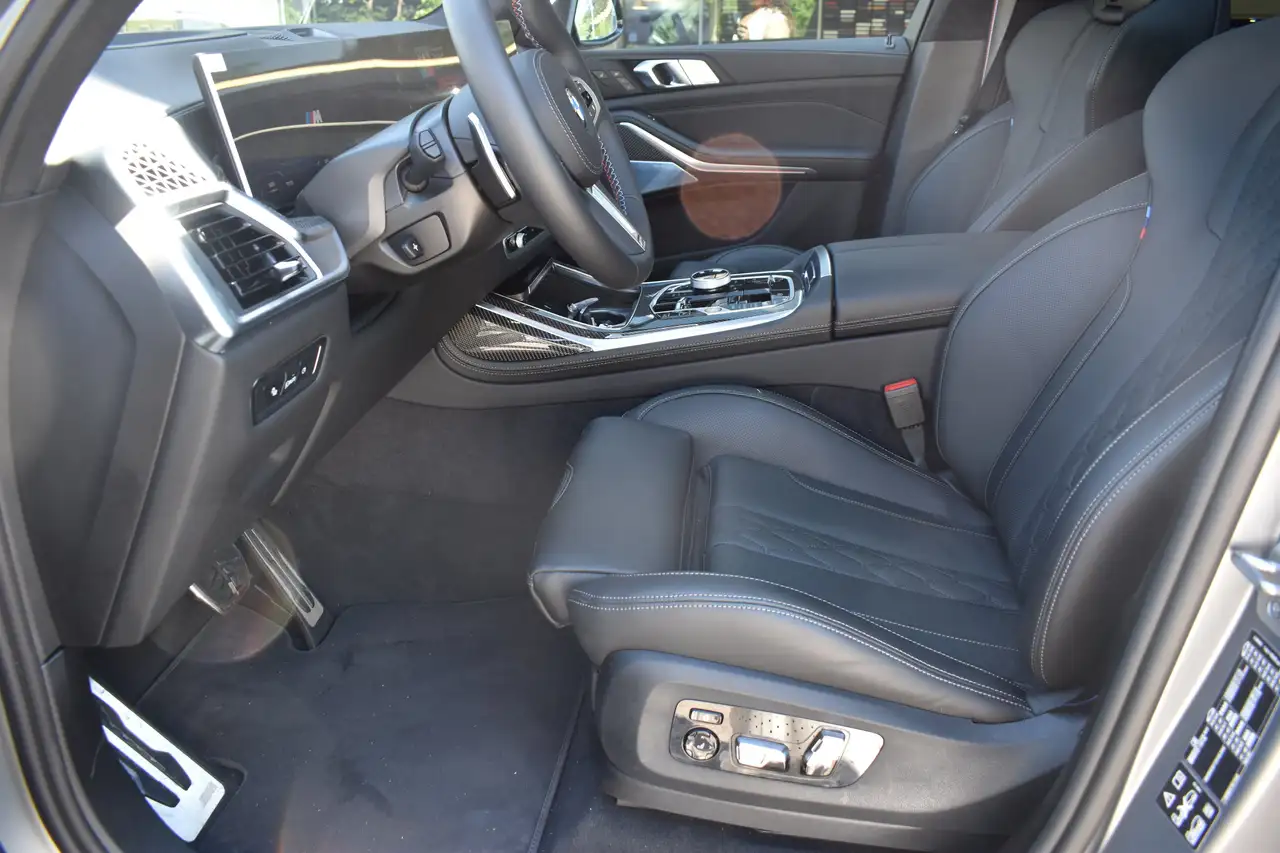 BMW X7 13