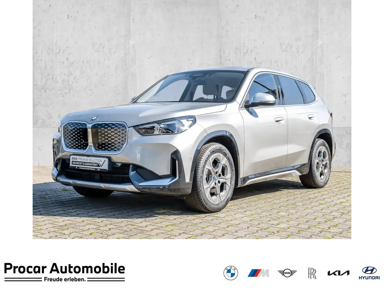BMW iX1